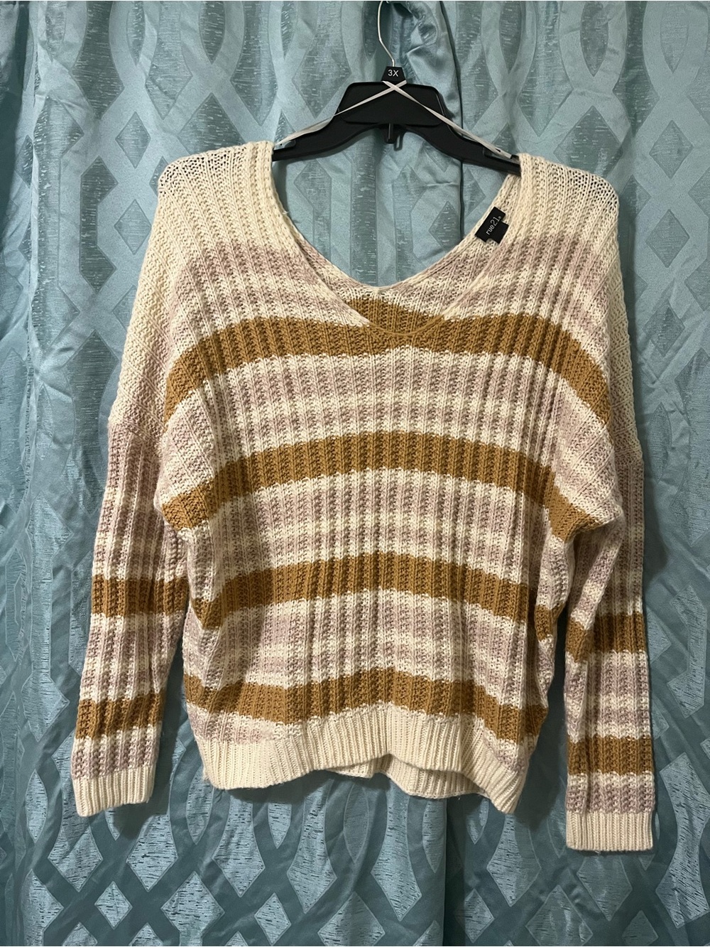 Women’s size Large Rue 21  Striped V-Neck Cozy Knit Sweater. Good condition